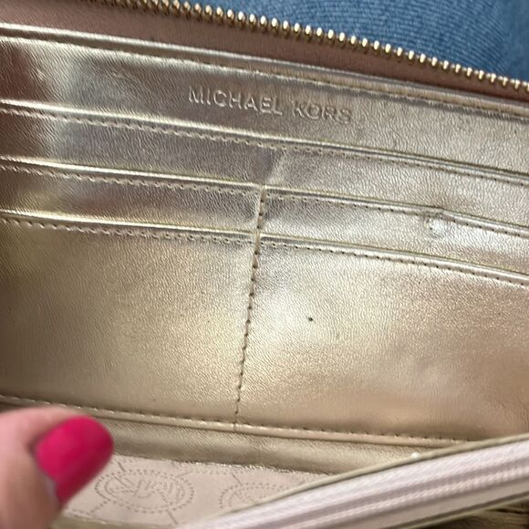 *Michael Kors* Monogram Gold Mirror Patent Large Wallet - Picture 8 of 10